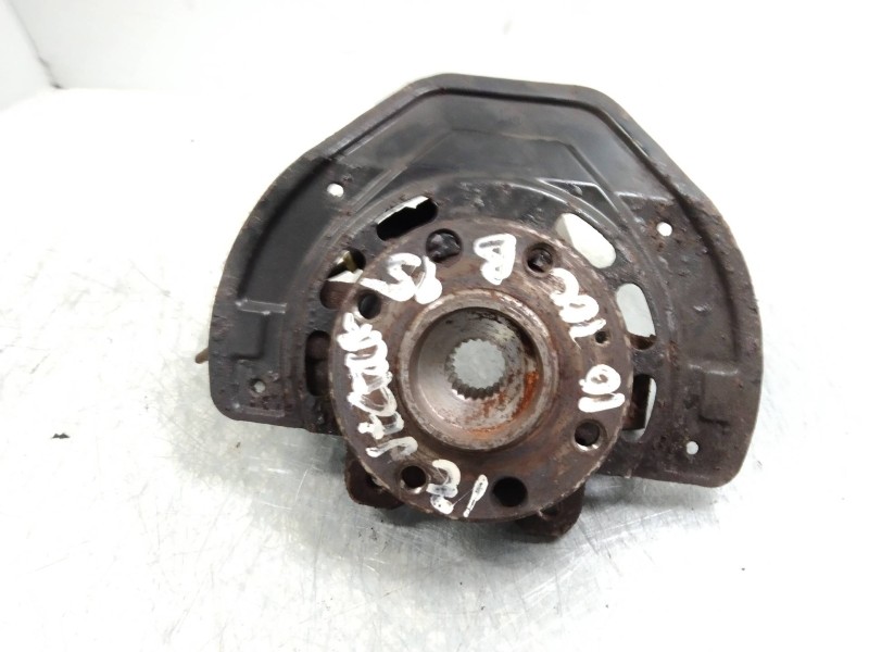 Recambio de mangueta delantera izquierda para opel vectra b berlina 1.6 16v referencia OEM IAM   