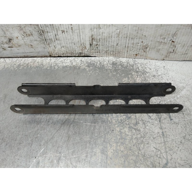 Recambio de brazo suspension superior trasero izquierdo para bmw serie 1 berlina (e81/e87) 120d referencia OEM IAM 3332676347703