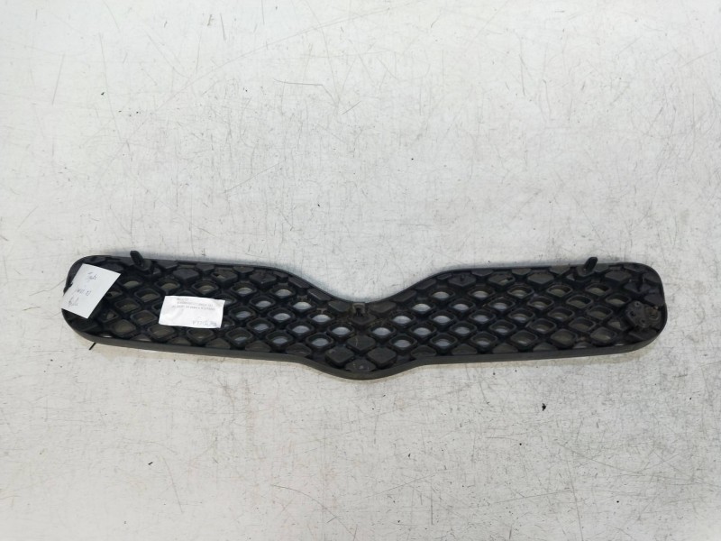 Recambio de rejilla delantera para toyota yaris (ncp1/nlp1/scp1) 1.4 turbodiesel cat referencia OEM IAM   