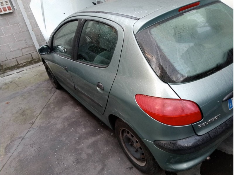 peugeot 206 berlina del año 2001