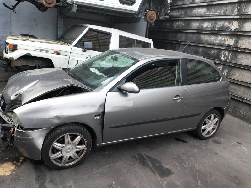 seat ibiza (6l1) del año 2003