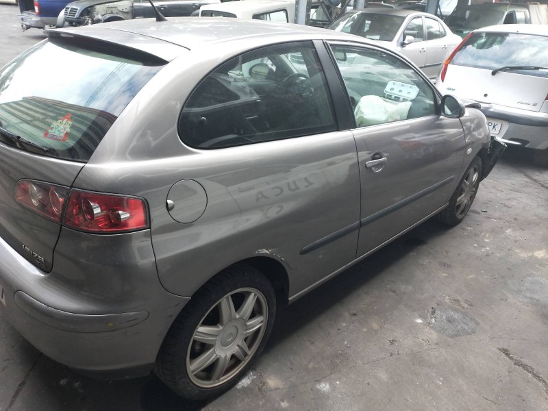 seat ibiza (6l1) del año 2003
