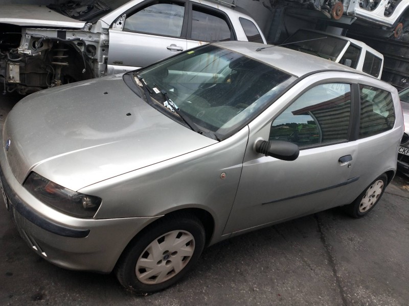 fiat punto berlina (188) del año 2001