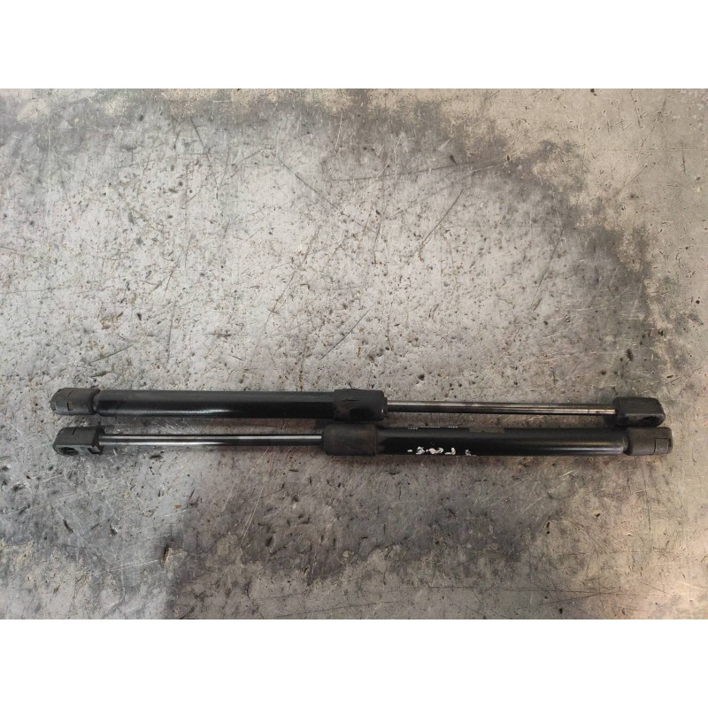 Recambio de amortiguadores maletero / porton para suzuki alto amf 310 ga referencia OEM IAM 8185068K00 8186068K00 
