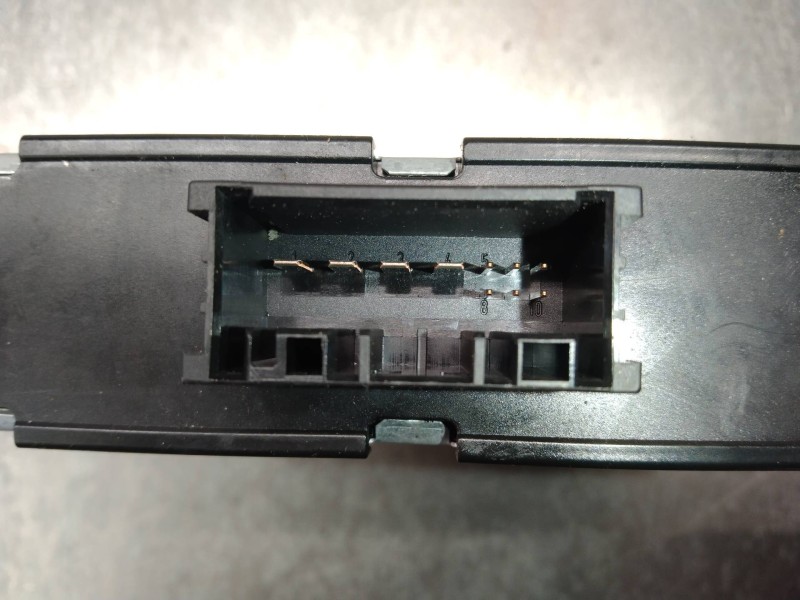 Recambio de modulo electronico para bmw serie 1 berlina (e81/e87) 118d referencia OEM IAM 6142912708801 8ES00947920 