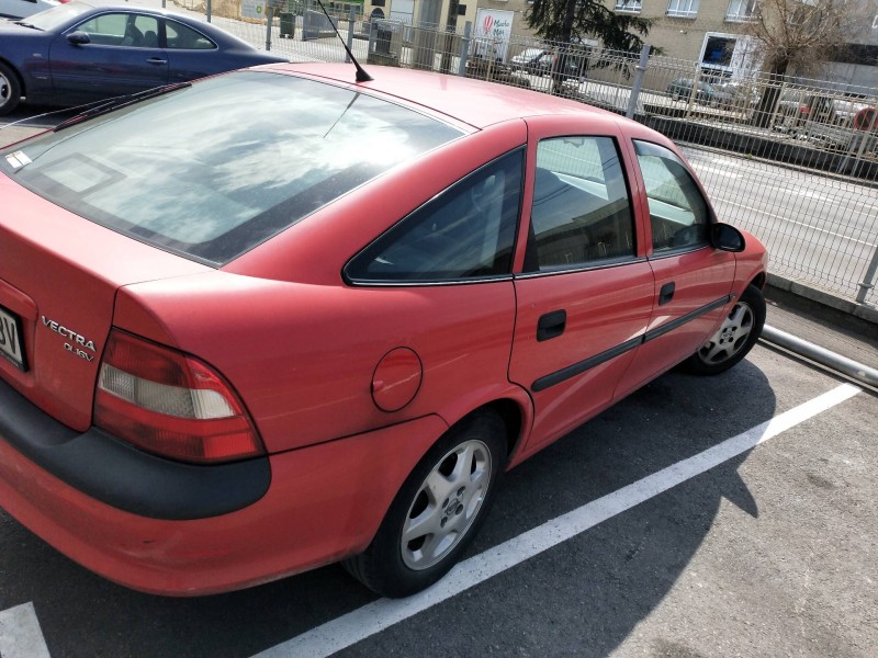 opel vectra b berlina del año 1997