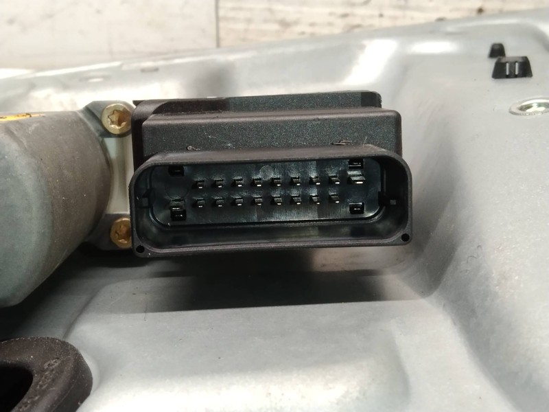 Recambio de elevalunas trasero izquierdo para volkswagen bora berlina (1j2) highline referencia OEM IAM 1J5839755A 1J5839729G 