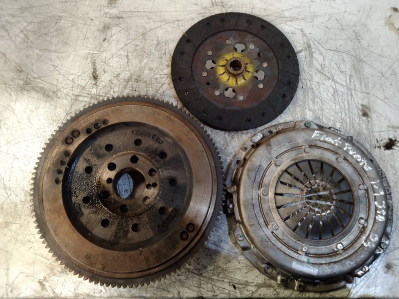 Recambio de kit embrague para fiat punto berlina (188) 1.9 jtd sound (a) referencia OEM IAM   