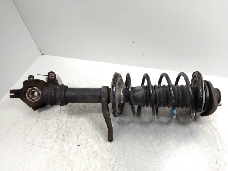 Recambio de mangueta delantera derecha para peugeot 106 (s2) max referencia OEM IAM   