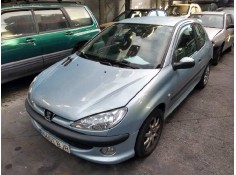 peugeot 206 berlina del año 2001