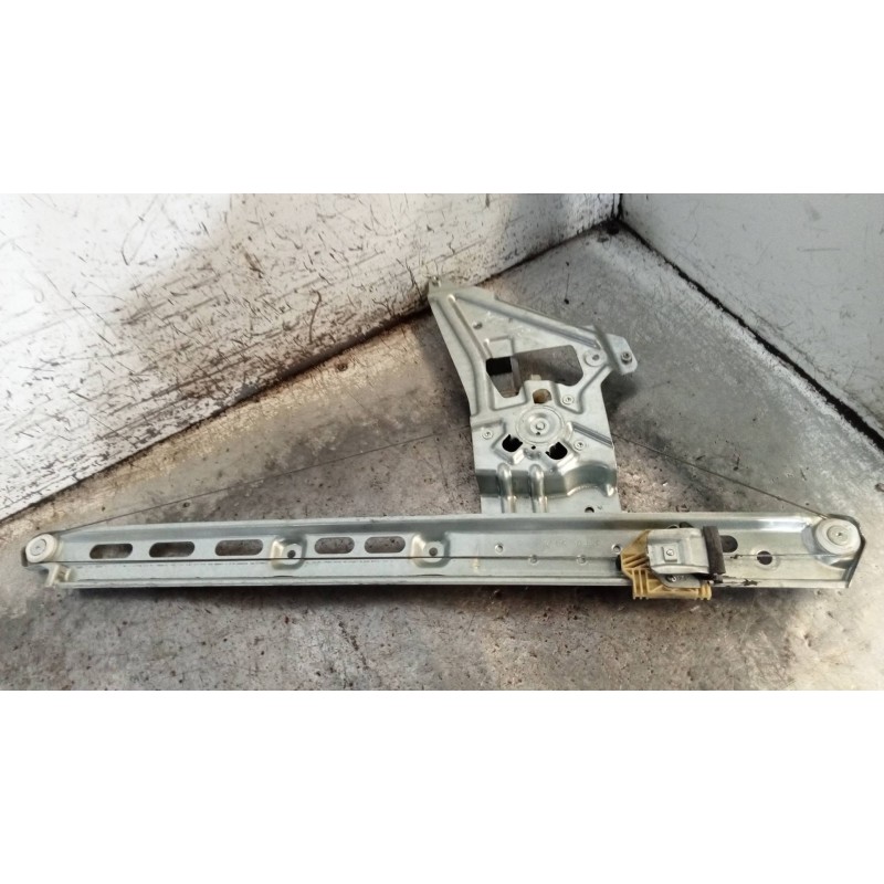 Recambio de elevalunas delantero izquierdo para mercedes sprinter iii furgón fwd 211/214 cdi fwd l1 (910.621) referencia OEM IAM