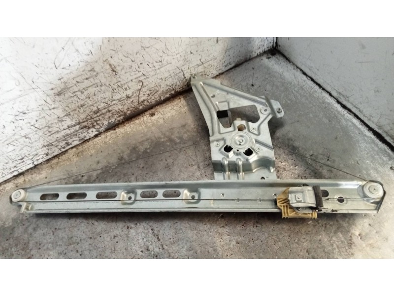 Recambio de elevalunas delantero izquierdo para mercedes sprinter iii furgón fwd 211/214 cdi fwd l1 (910.621) referencia OEM IAM