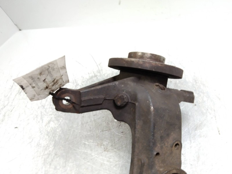 Recambio de mangueta delantera izquierda para peugeot 206 berlina referencia OEM IAM   