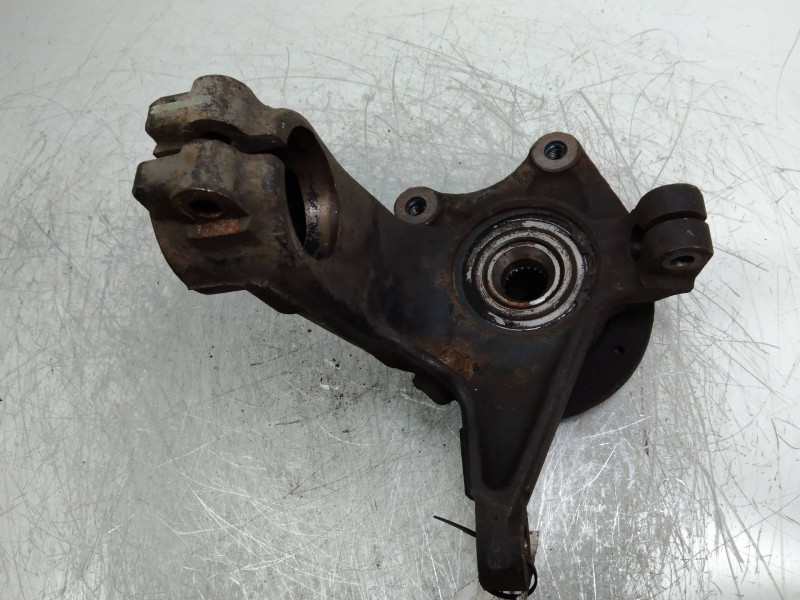 Recambio de mangueta delantera izquierda para peugeot 206 berlina referencia OEM IAM   