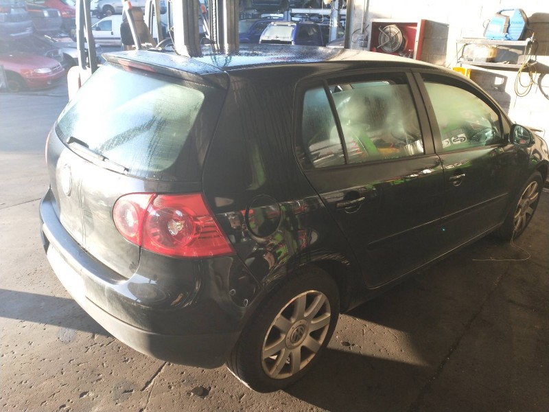 volkswagen golf v berlina (1k1) del año 2004