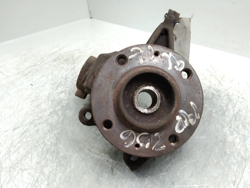 Recambio de mangueta delantera izquierda para peugeot 206 berlina referencia OEM IAM   