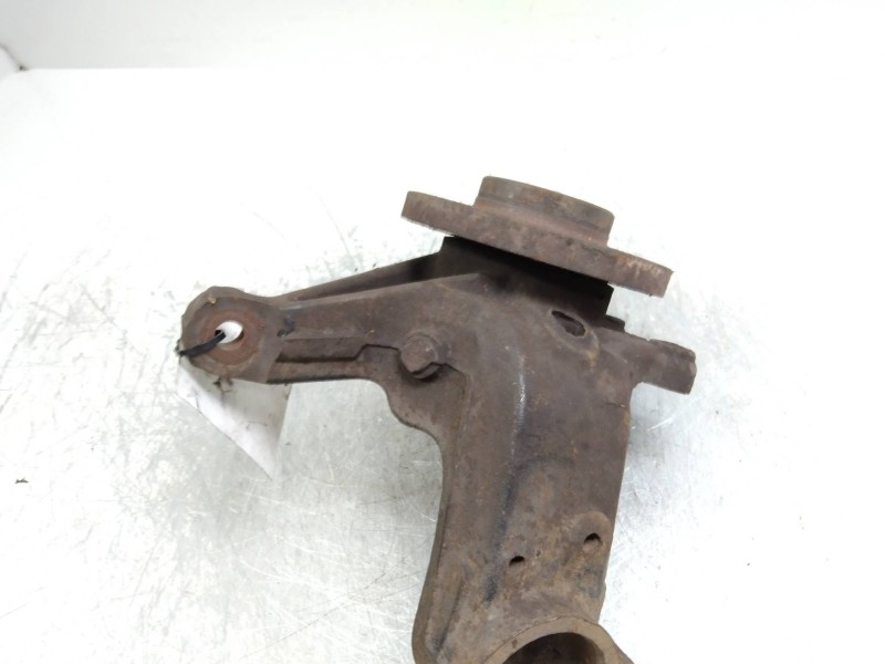 Recambio de mangueta delantera izquierda para peugeot 206 berlina referencia OEM IAM   