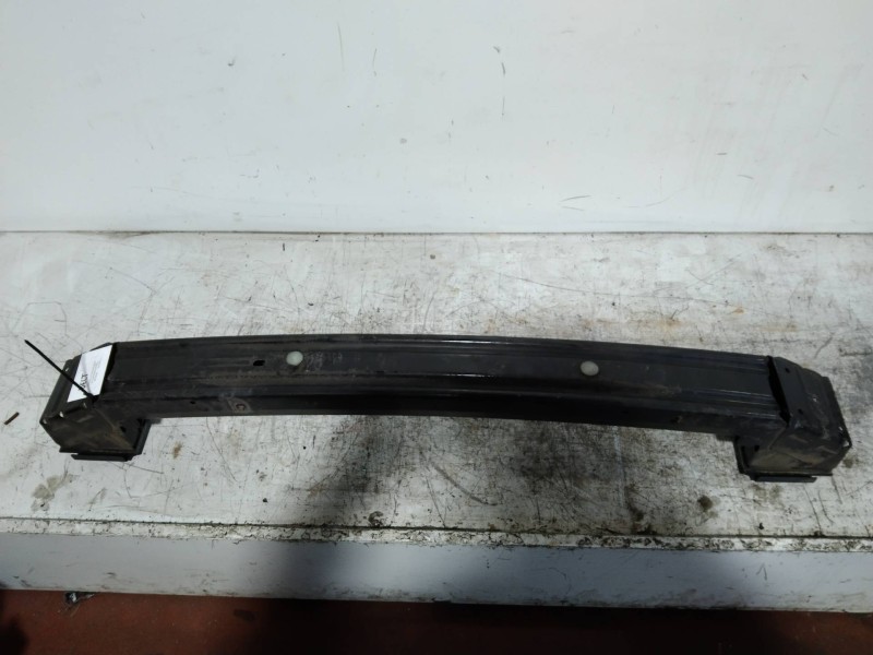 Recambio de refuerzo paragolpes delantero para chrysler voyager (rg) 3.3 lx grand voyager referencia OEM IAM   