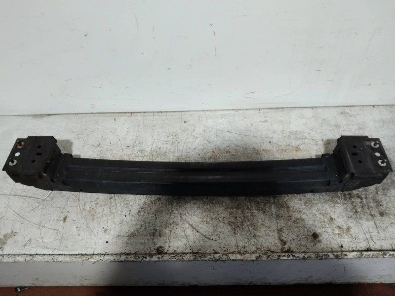 Recambio de refuerzo paragolpes delantero para chrysler voyager (rg) 3.3 lx grand voyager referencia OEM IAM   