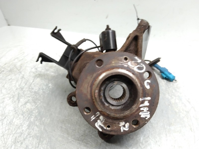 Recambio de mangueta delantera izquierda para peugeot 206 berlina xt referencia OEM IAM   