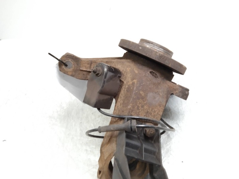 Recambio de mangueta delantera izquierda para peugeot 206 berlina xt referencia OEM IAM   