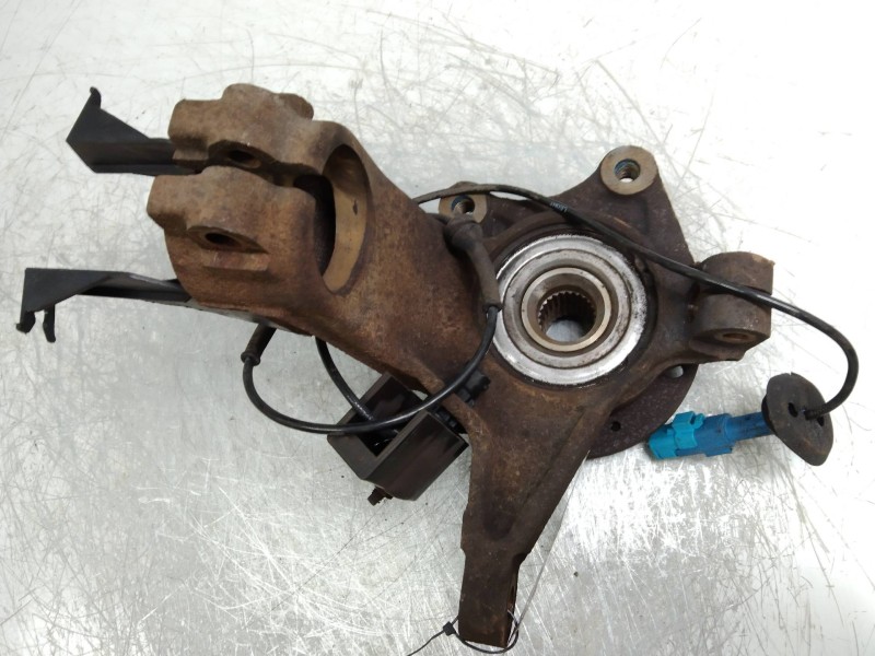 Recambio de mangueta delantera izquierda para peugeot 206 berlina xt referencia OEM IAM   