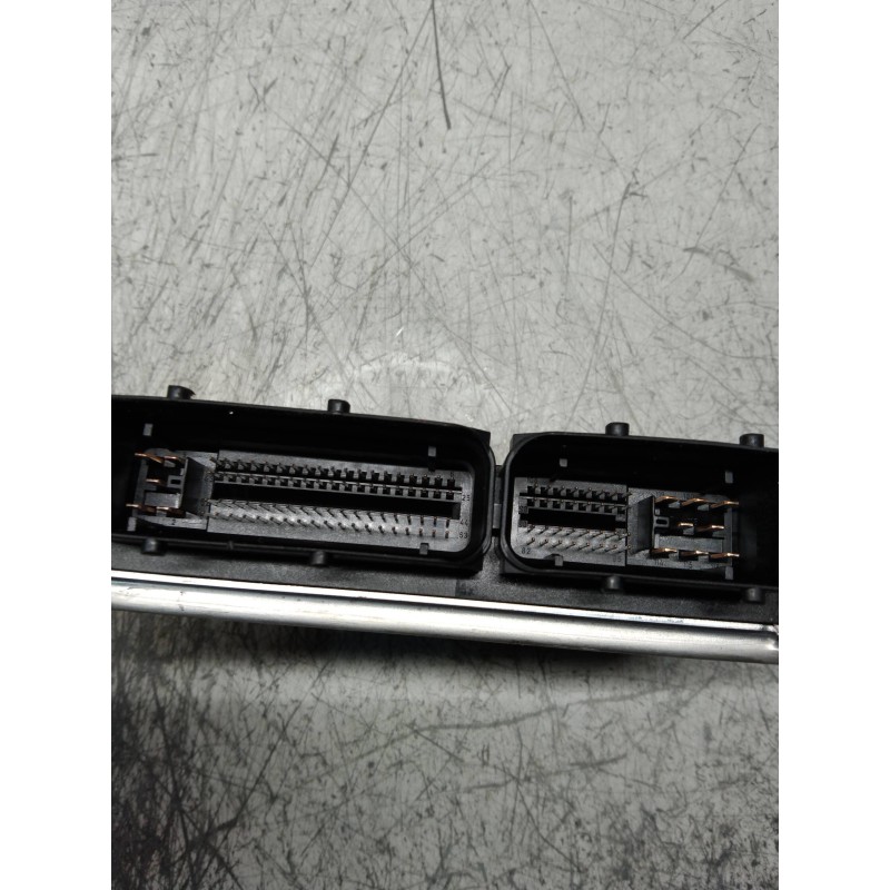 Recambio de centralita motor uce para audi a4 avant (8e) 1.9 tdi (96kw) referencia OEM IAM 0261207934 8E0909518AA 