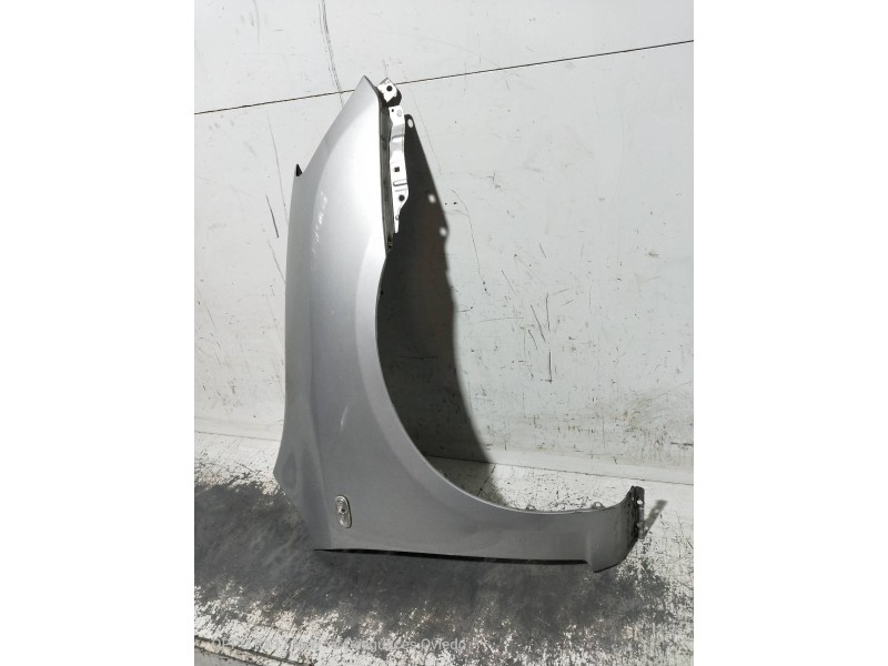 Recambio de aleta delantera derecha para kia carens (un) emotion referencia OEM IAM   