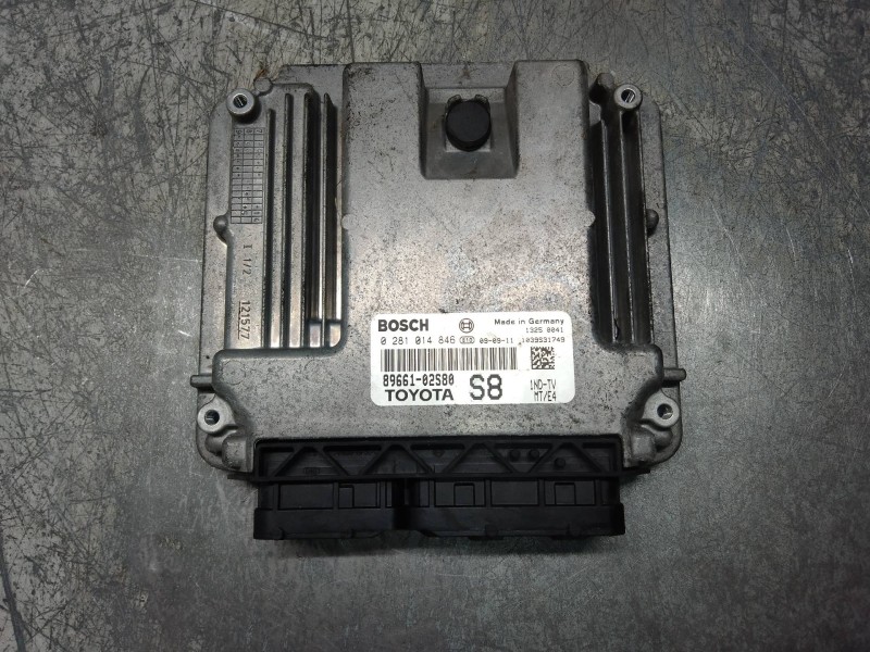 Recambio de centralita motor uce para toyota auris básico referencia OEM IAM 0281014846 8966102S80 S8
