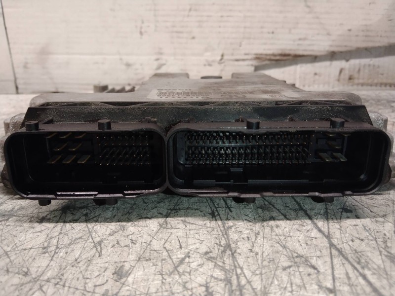 Recambio de centralita motor uce para toyota auris básico referencia OEM IAM 0281014846 8966102S80 S8