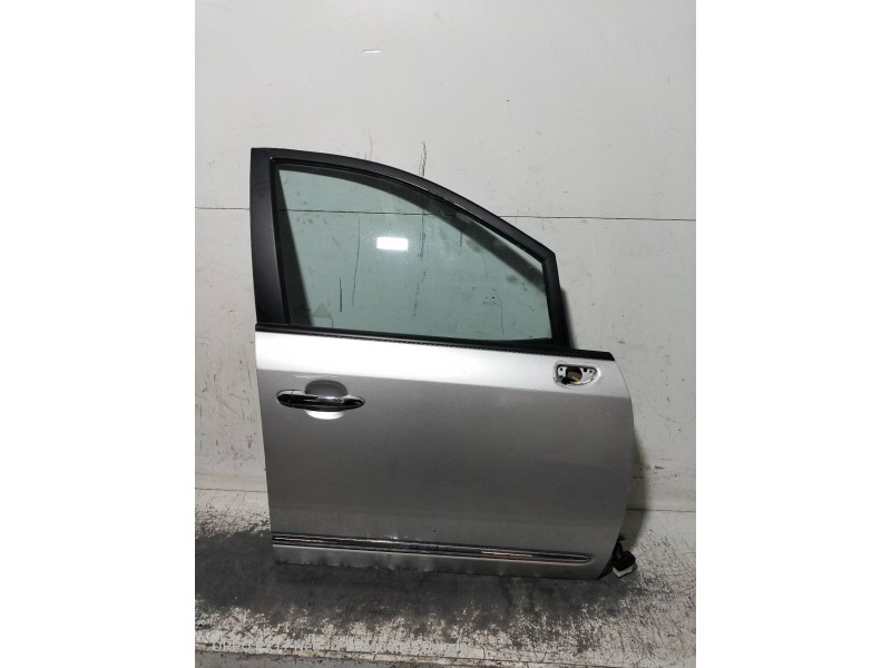 Recambio de puerta delantera derecha para kia carens (un) emotion referencia OEM IAM   5P