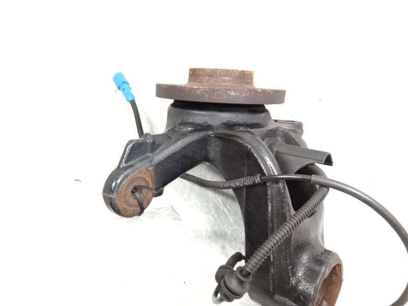 Recambio de mangueta delantera izquierda para peugeot 208 1.6 blue-hdi fap referencia OEM IAM   