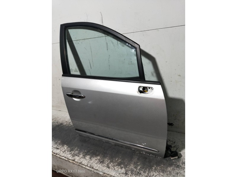 Recambio de puerta delantera derecha para kia carens (un) emotion referencia OEM IAM   5P