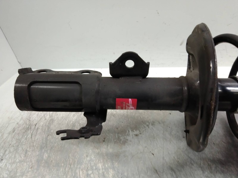 Recambio de amortiguador delantero derecho para toyota verso active referencia OEM IAM   