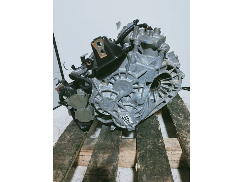 Recambio de caja cambios para hyundai i20 active tecno referencia OEM IAM M06GJD 406841 