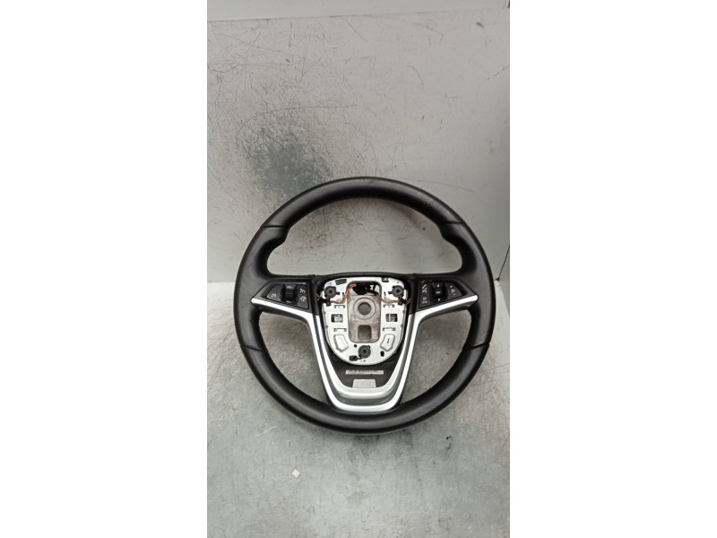 Recambio de volante para opel zafira tourer selective referencia OEM IAM 13351029  