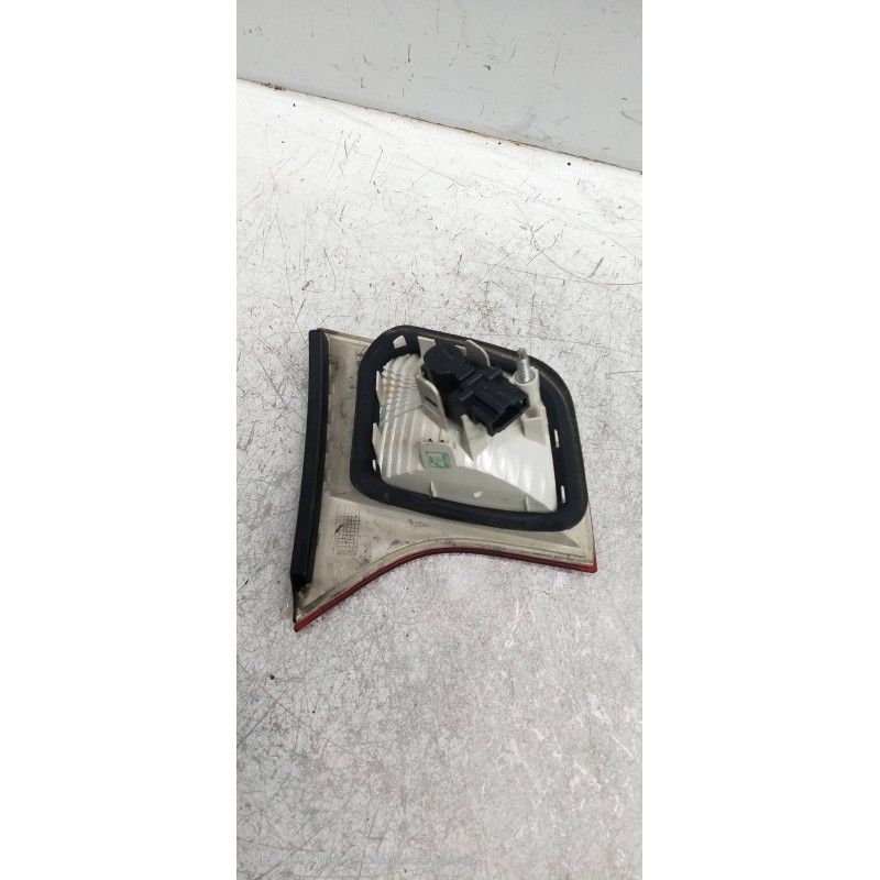 Recambio de piloto trasero derecho interior para audi a4 berlina (8e) 2.0 tdi quattro (dpf) (103kw) referencia OEM IAM   