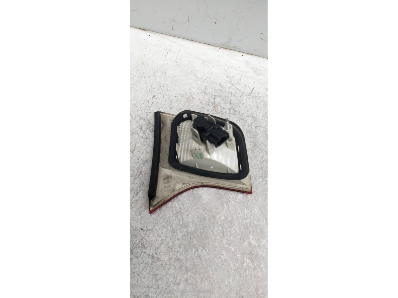 Recambio de piloto trasero derecho interior para audi a4 berlina (8e) 2.0 tdi quattro (dpf) (103kw) referencia OEM IAM   