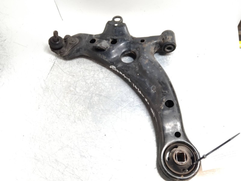 Recambio de brazo suspension inferior delantero derecho para toyota avensis berlina (t 22) 1.6 luna (5-ptas.) referencia OEM IAM
