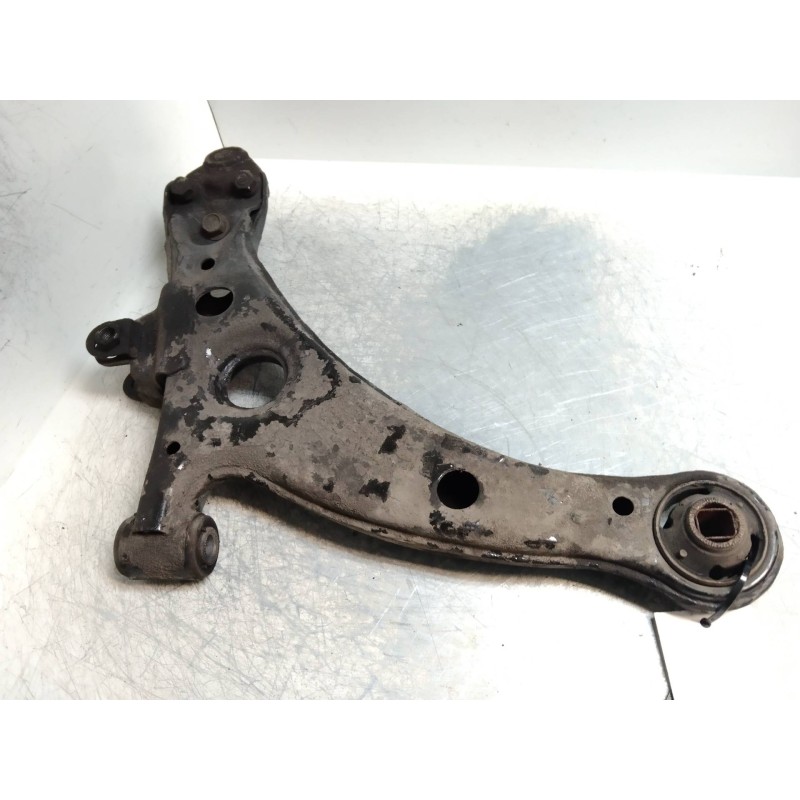 Recambio de brazo suspension inferior delantero derecho para toyota avensis berlina (t 22) 1.6 luna (5-ptas.) referencia OEM IAM