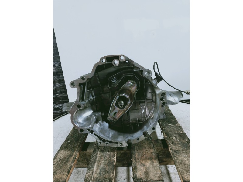 Recambio de caja cambios para audi a4 berlina (b5) 2.4 referencia OEM IAM DVW 23118 5V