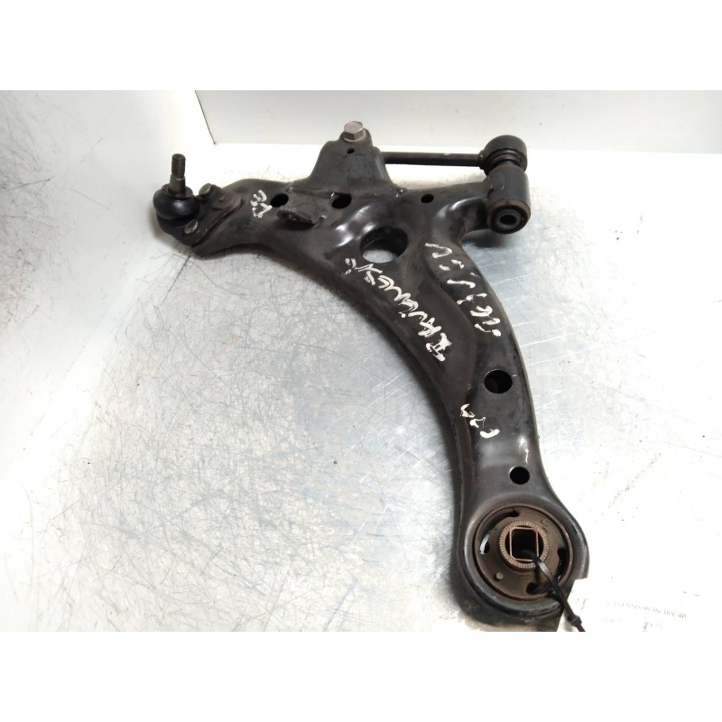 Recambio de brazo suspension inferior delantero izquierdo para toyota avensis berlina (t 22) 1.6 16v referencia OEM IAM   