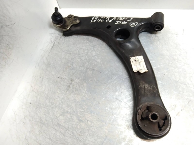 Recambio de brazo suspension inferior delantero izquierdo para toyota avensis berlina (t25) 2.0 16v cat referencia OEM IAM   