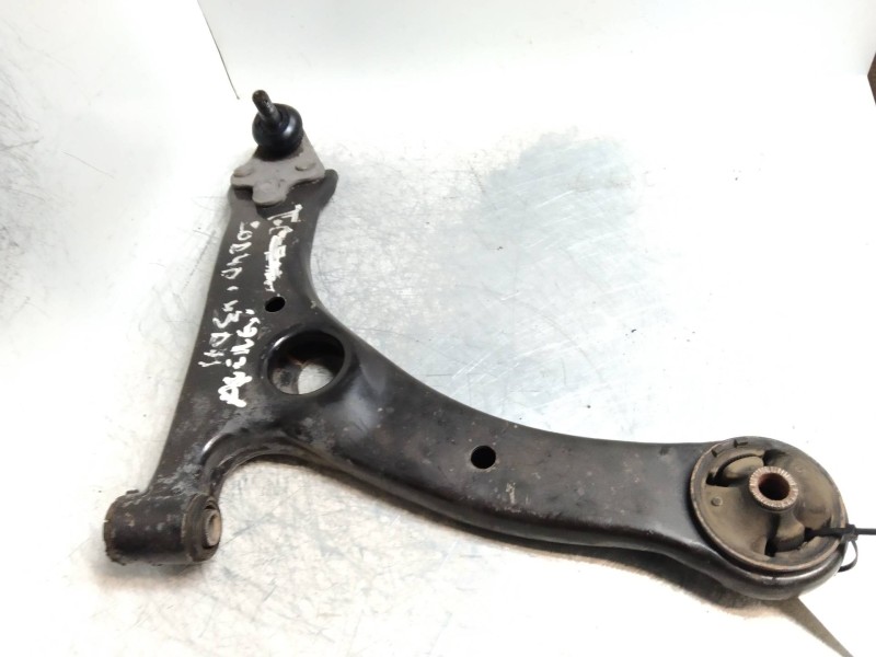 Recambio de brazo suspension inferior delantero derecho para toyota avensis berlina (t25) 2.0 turbodiesel cat referencia OEM IAM