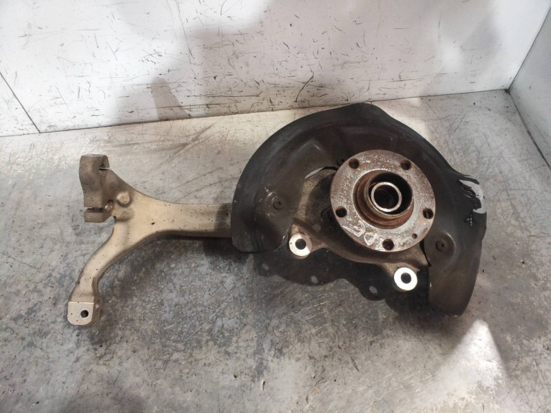 Recambio de mangueta delantera derecha para audi a6 avant (4f5) 2.4 quattro referencia OEM IAM   