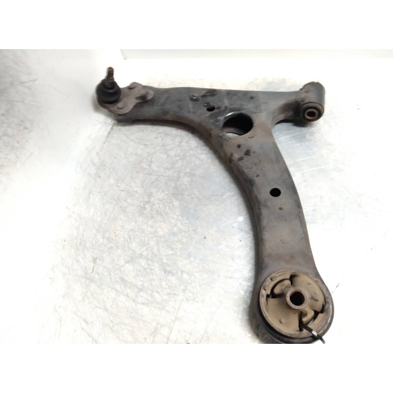 Recambio de brazo suspension inferior delantero izquierdo para toyota corolla verso (r1) 2.2 turbodiesel cat referencia OEM IAM 