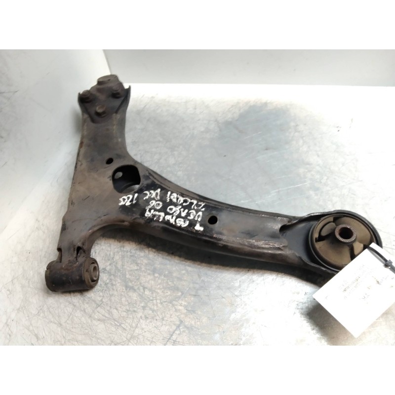 Recambio de brazo suspension inferior delantero izquierdo para toyota corolla verso (r1) 2.2 turbodiesel cat referencia OEM IAM 