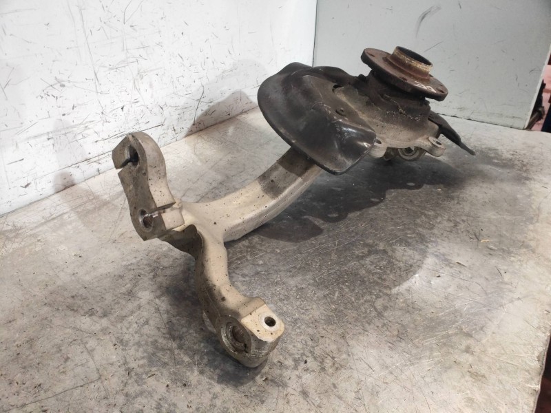 Recambio de mangueta delantera derecha para audi a6 avant (4f5) 2.4 quattro referencia OEM IAM   