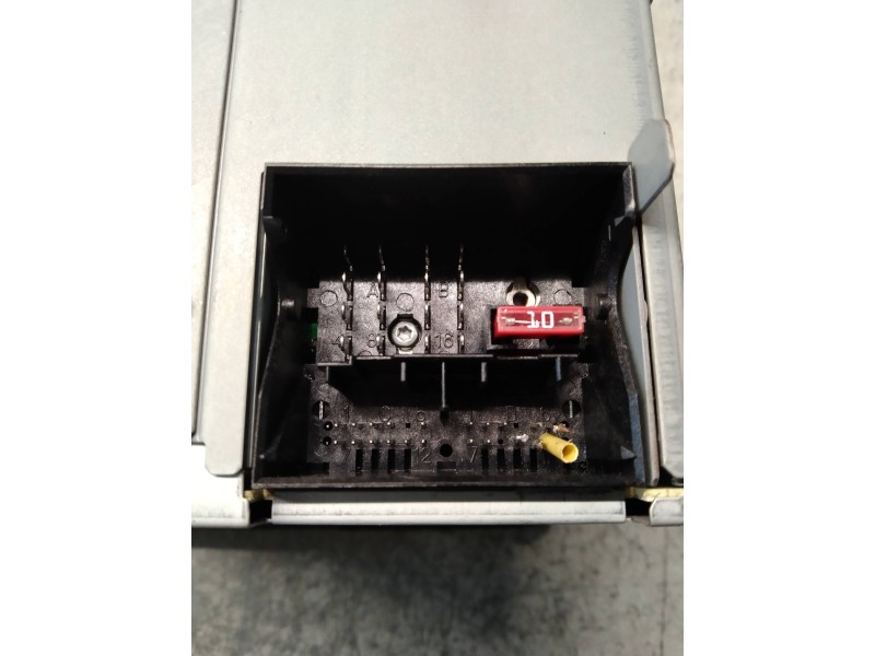 Recambio de sistema audio / radio cd para volkswagen golf vi (5k1) advance referencia OEM IAM 8157647201360 1K0035186AA 