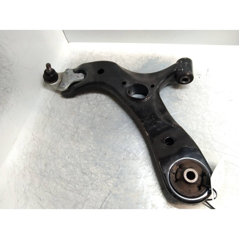 Recambio de brazo suspension inferior delantero izquierdo para toyota avensis cross sport (t27) advance referencia OEM IAM   